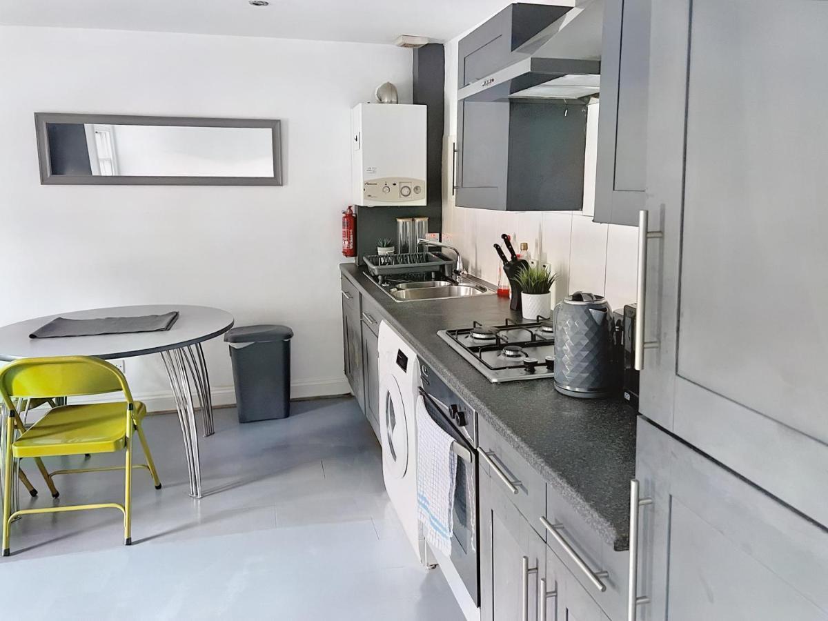 Lovely 2-Bedroom Serviced Apartment Greater Londres Exterior foto