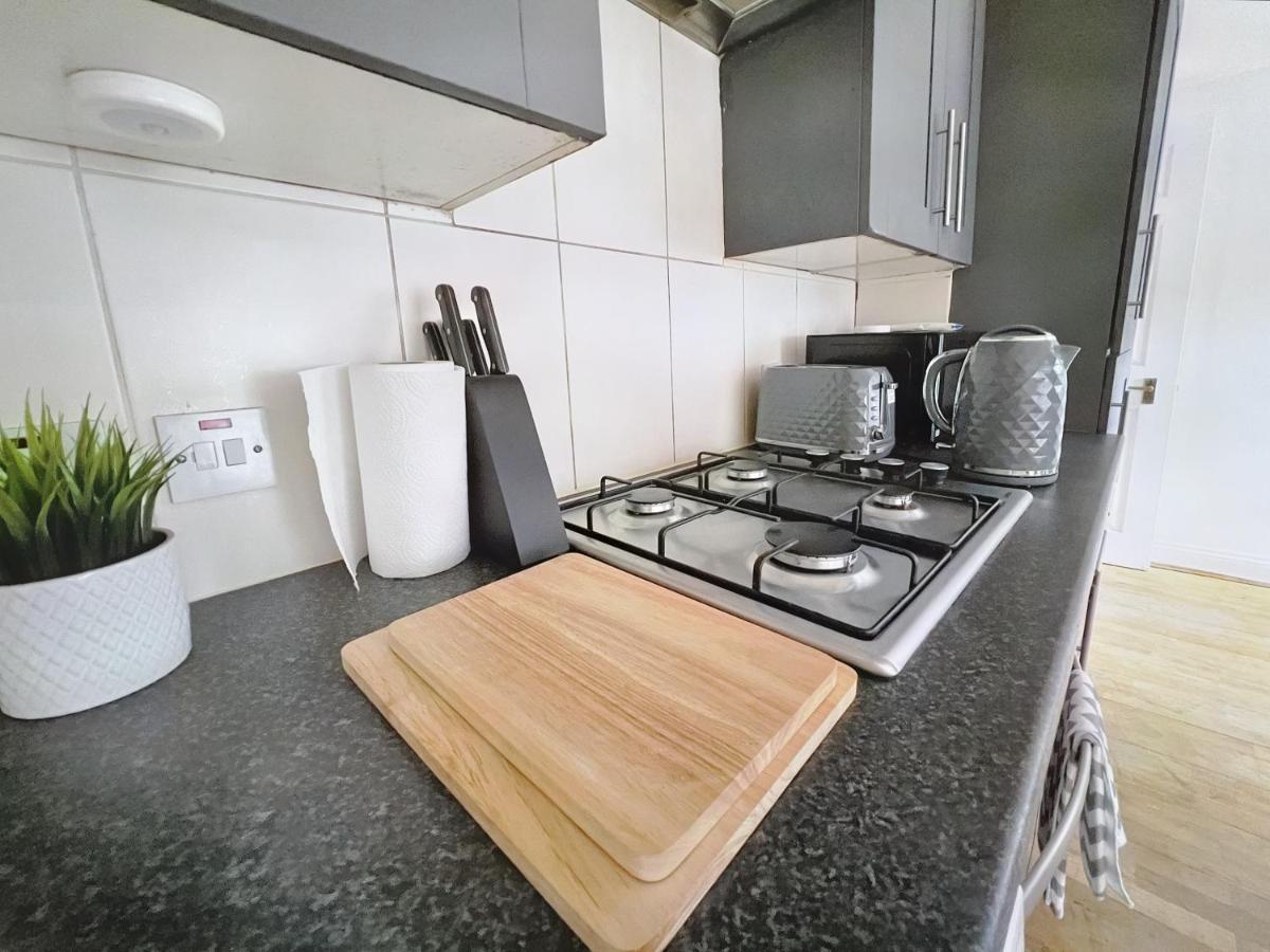 Lovely 2-Bedroom Serviced Apartment Greater Londres Exterior foto