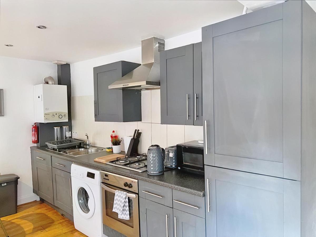Lovely 2-Bedroom Serviced Apartment Greater Londres Exterior foto