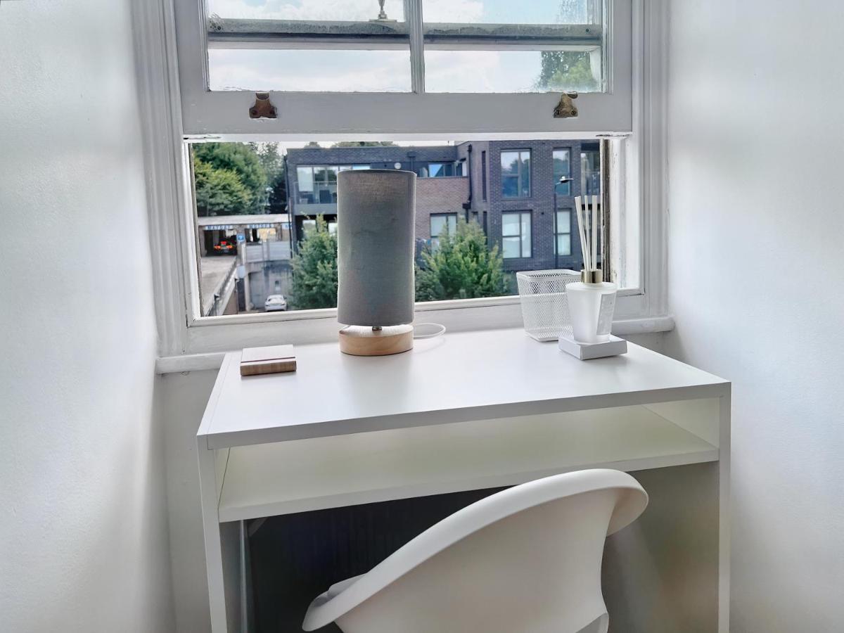 Lovely 2-Bedroom Serviced Apartment Greater Londres Exterior foto